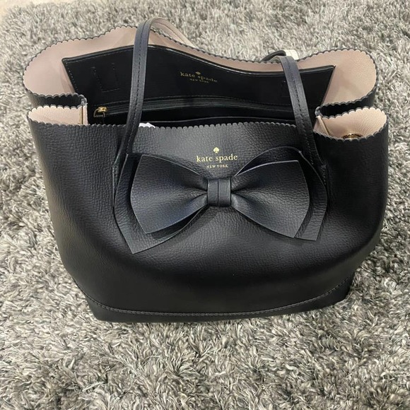 kate spade Handbags - Kate Spade Bow Large Tote Bag in Black